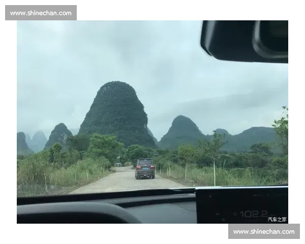 征服崎岖山路的极限体验山地骑行全攻略与技巧分享